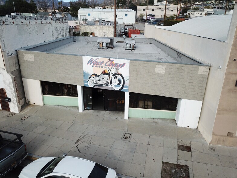 7228 Greeley St, Tujunga, CA à vendre - Photo de l’immeuble – Image 3 sur 5