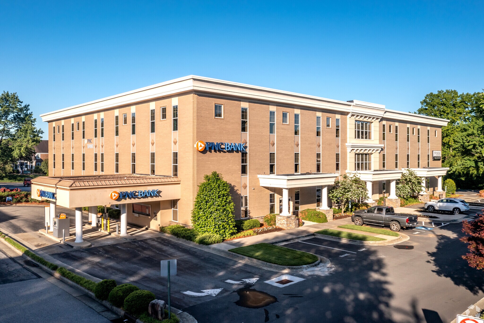 2150 Country Club Rd, Winston-Salem, NC à louer Photo de l’immeuble– Image 1 sur 8