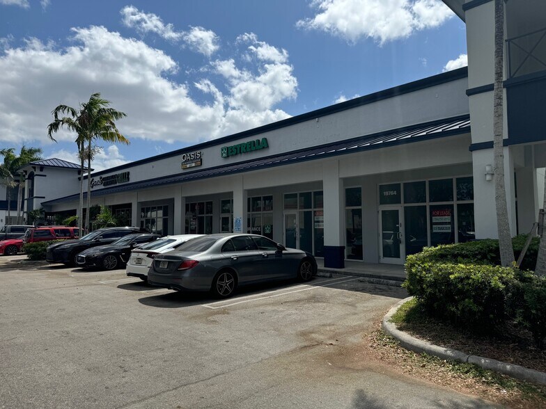 19750 NW 27th Ave, Miami Gardens, FL à louer - Photo de l’immeuble – Image 2 sur 3