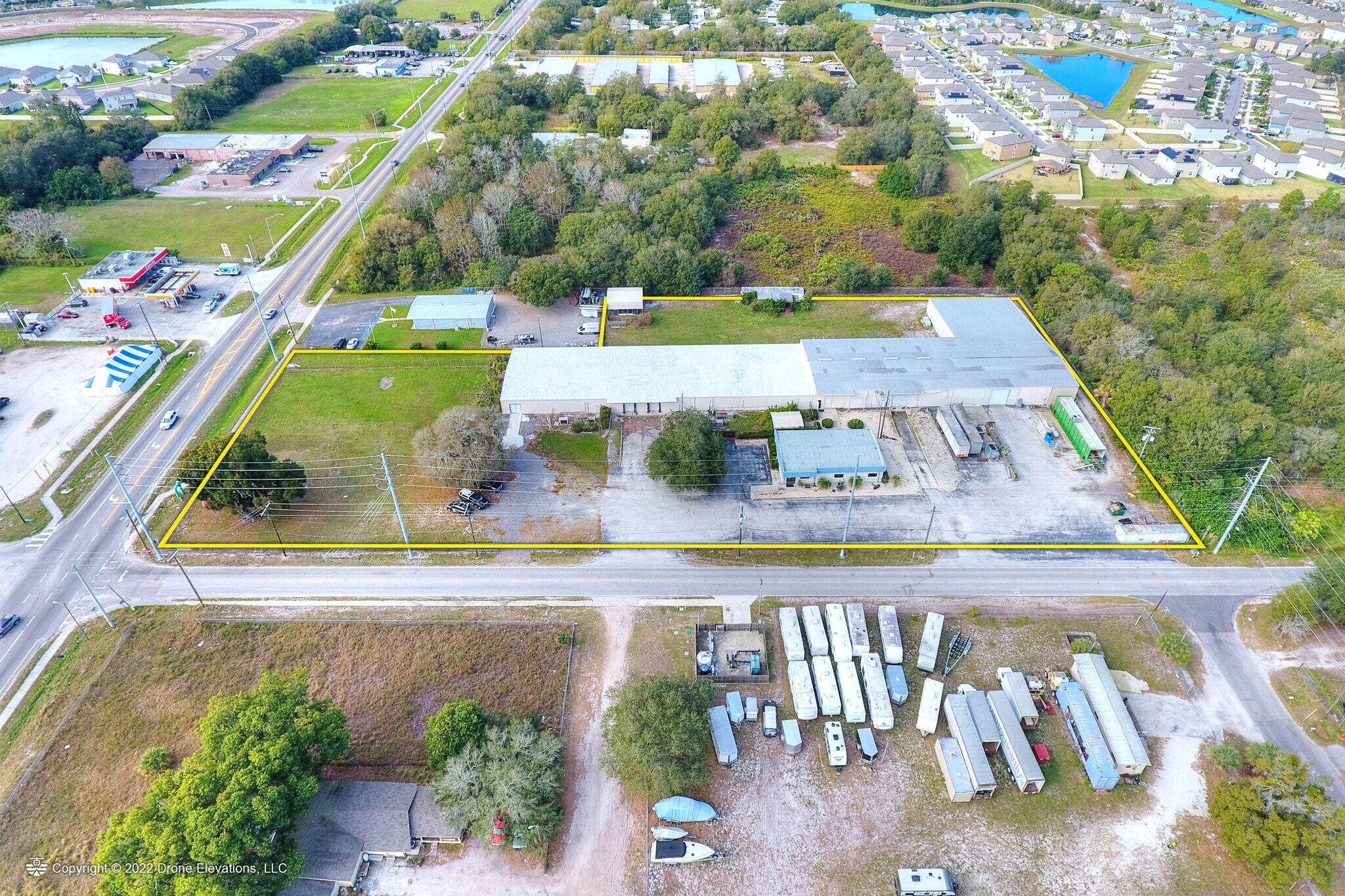 707 W Lake Dr, Wimauma, FL à vendre Photo de l’immeuble– Image 1 sur 21