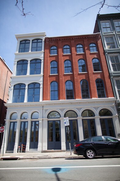 223-227 Chestnut St, Philadelphia, PA à louer - Photo de l’immeuble – Image 2 sur 12