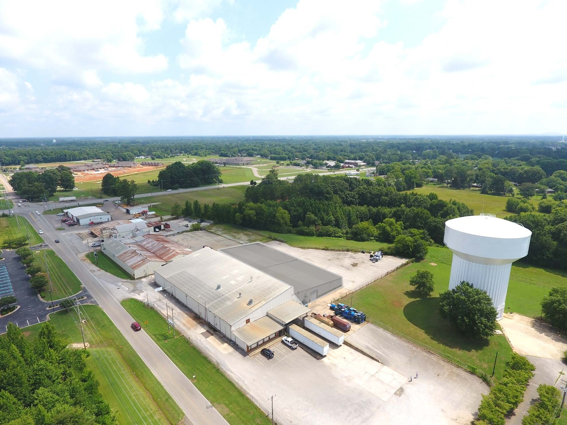 15894 Lucas Ferry Rd, Athens, AL à louer Photo principale– Image 1 sur 2