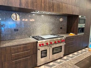 2521 N Halsted St, Chicago, IL à louer Photo intérieure– Image 1 sur 29