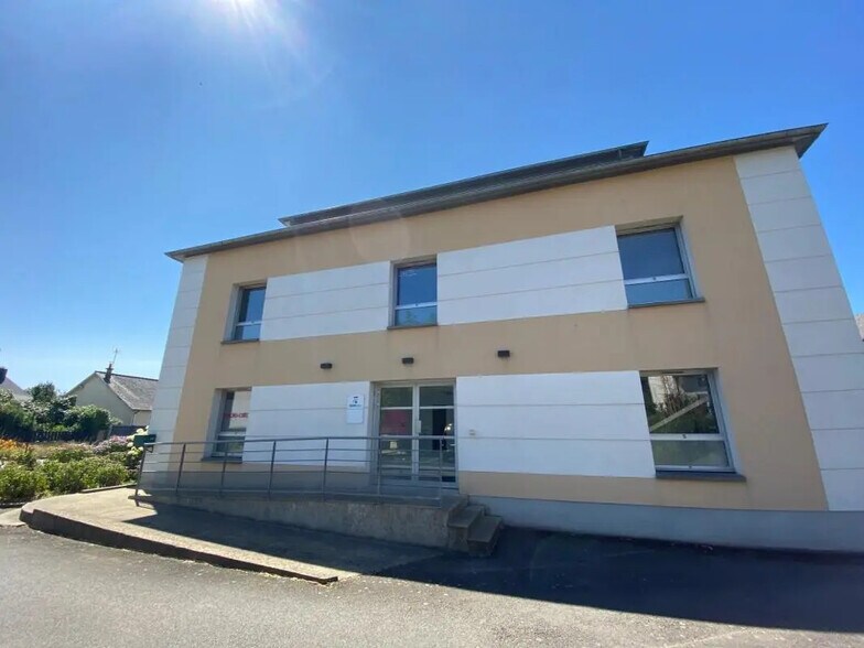 Bureau dans Betton à louer - Photo de l’immeuble – Image 2 sur 14