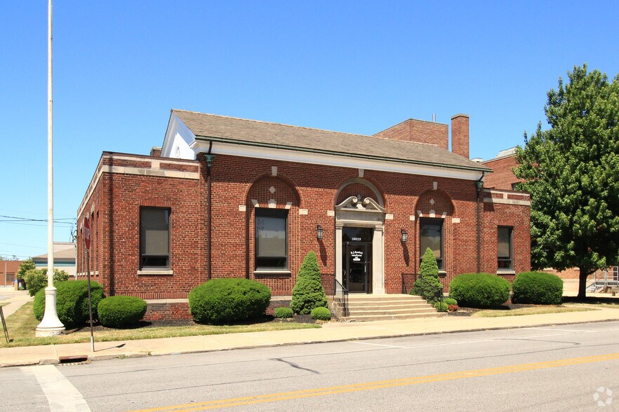 38029 3rd St, Willoughby, OH à louer - Photo de l’immeuble – Image 1 sur 19