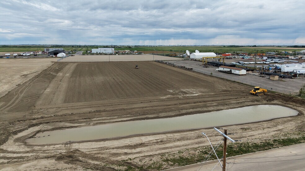 40 Fulton Rd, Rocky View County, AB à louer - Photo de l’immeuble – Image 2 sur 3