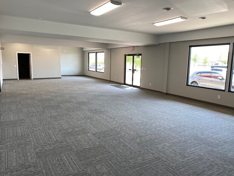 1584 SW Market St, Lees Summit, MO à louer - Photo de l’immeuble – Image 3 sur 6