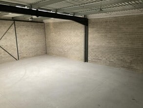 Bureau dans Champagne-sur-Oise à louer Photo intérieure– Image 1 sur 2