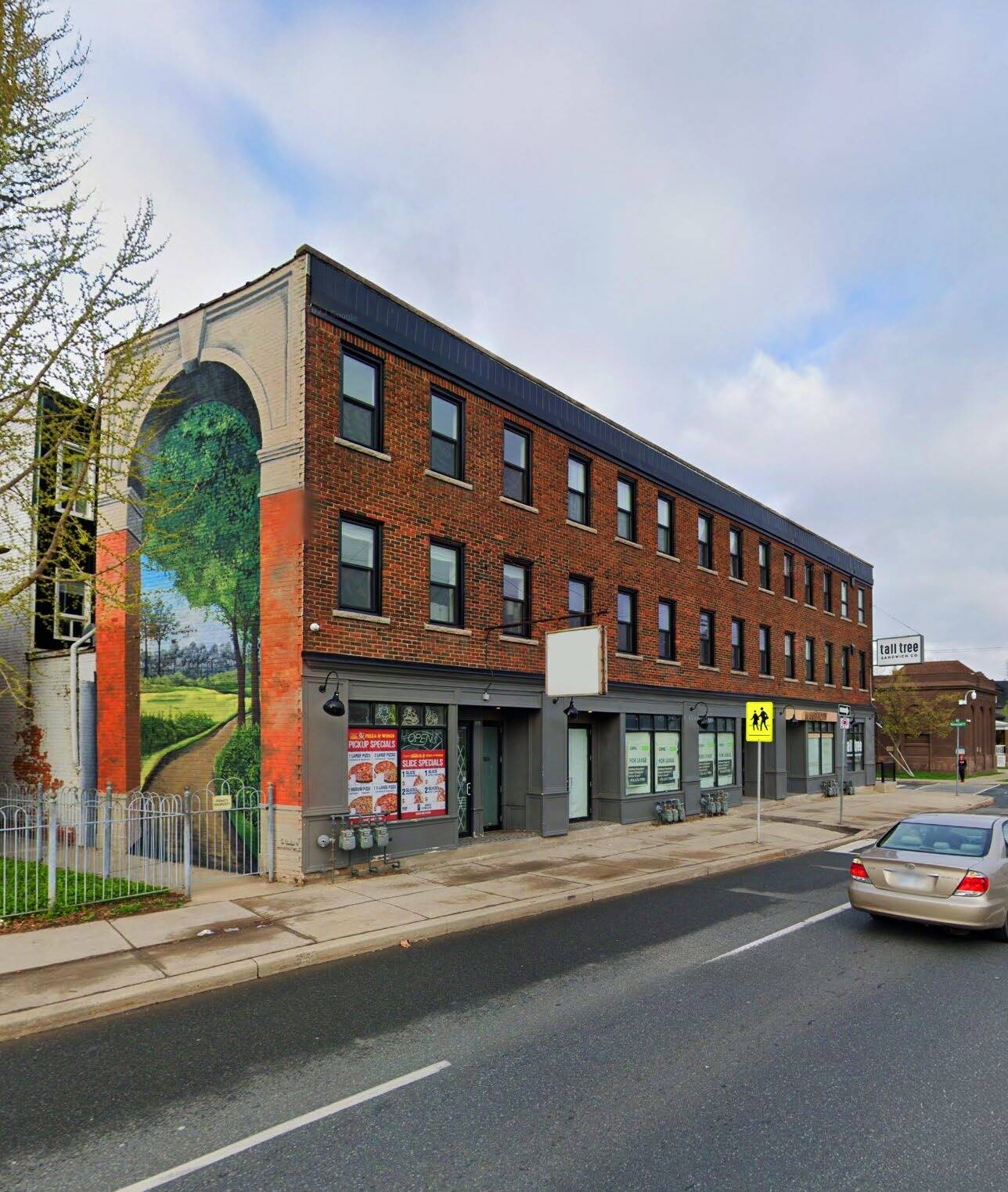 1000-1016 King St E, Hamilton, ON à louer Photo principale– Image 1 sur 5