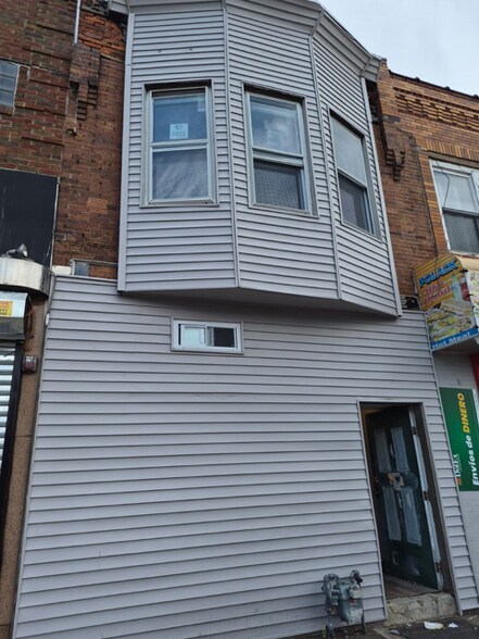 1557 Mount Ephraim Ave, Camden, NJ à vendre - Photo principale – Image 1 sur 49