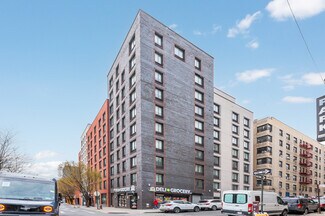 Plus de détails pour 180 E 156th St, Bronx, NY - Local commercial à louer