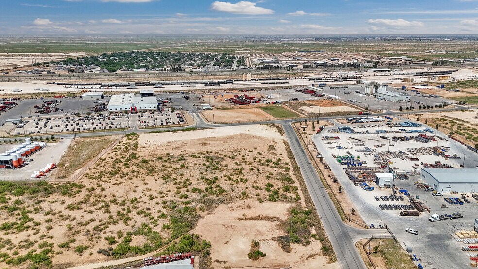 7104 W County Road 116, Midland, TX à louer - Photo de l’immeuble – Image 2 sur 47