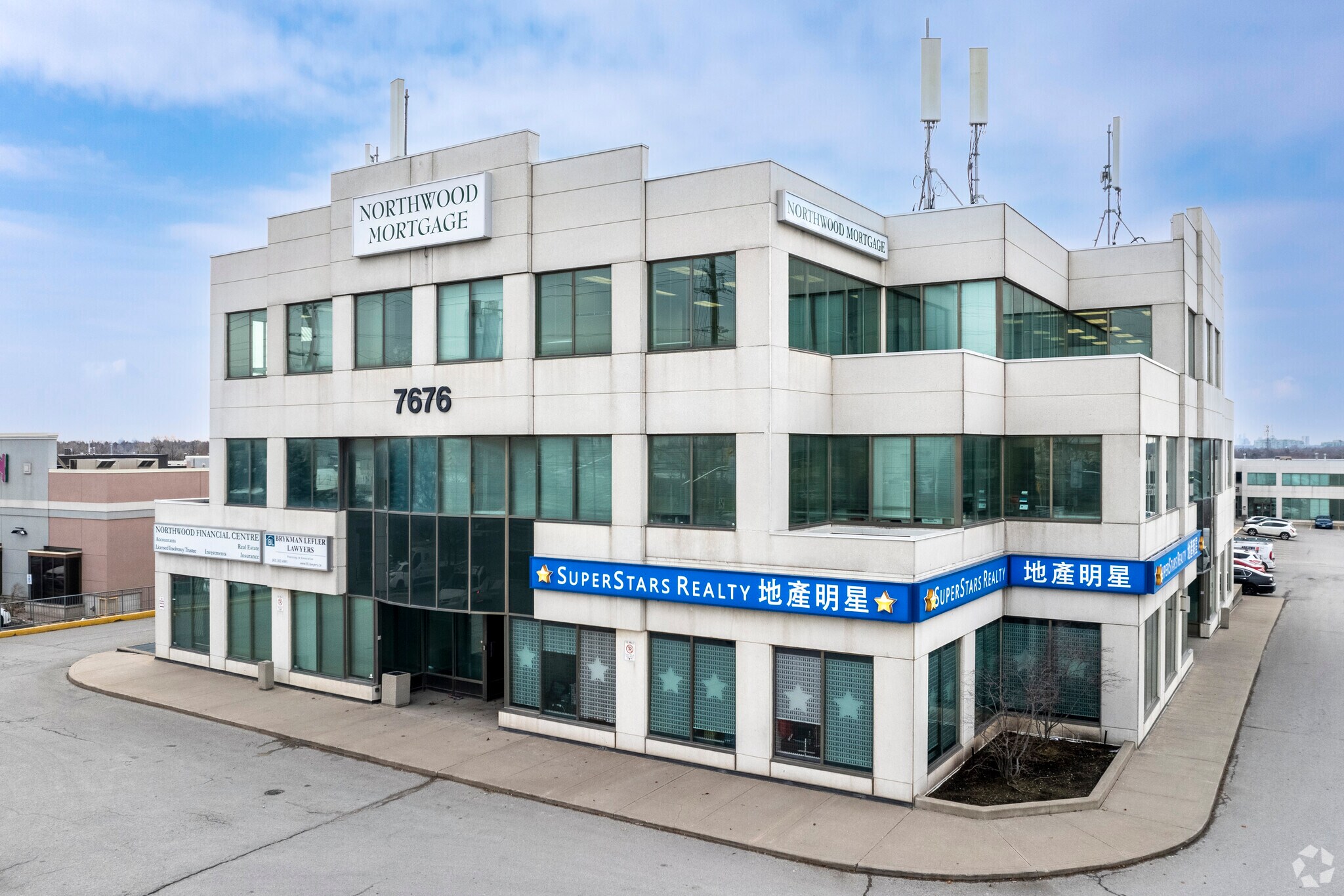 7676 Woodbine Ave, Markham, ON à louer Photo principale– Image 1 sur 8