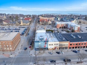 931 N 8th St, Sheboygan, WI à louer Photo de l’immeuble– Image 1 sur 19