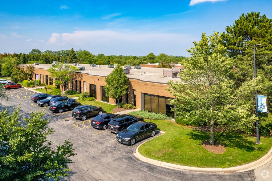 165 N Arlington Heights Rd, Buffalo Grove, IL à louer - Photo de l’immeuble – Image 2 sur 3