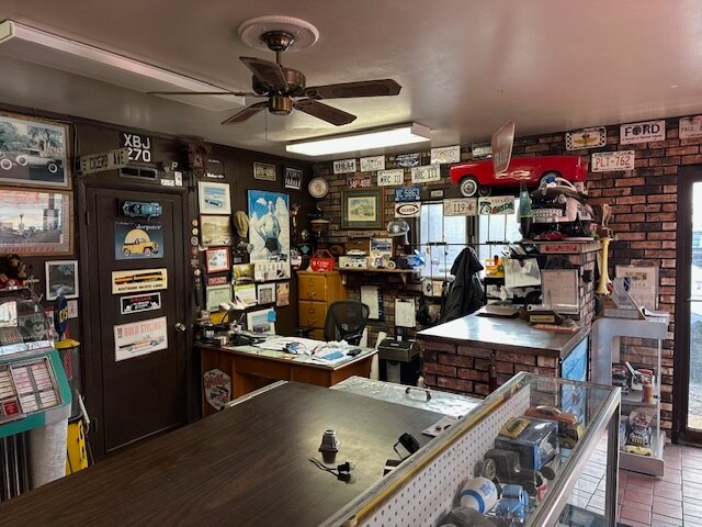 670 Northwest Hwy, Fox River Grove, IL à louer - Photo de l’immeuble – Image 2 sur 9