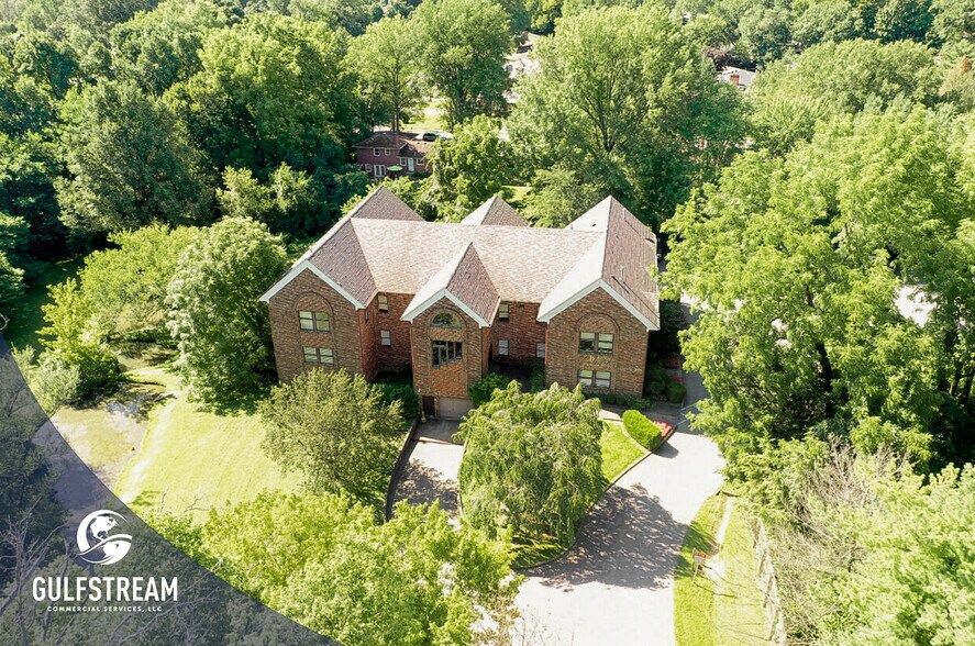 3001 Taylor Springs Dr, Louisville, KY à vendre - Photo de l’immeuble – Image 1 sur 25