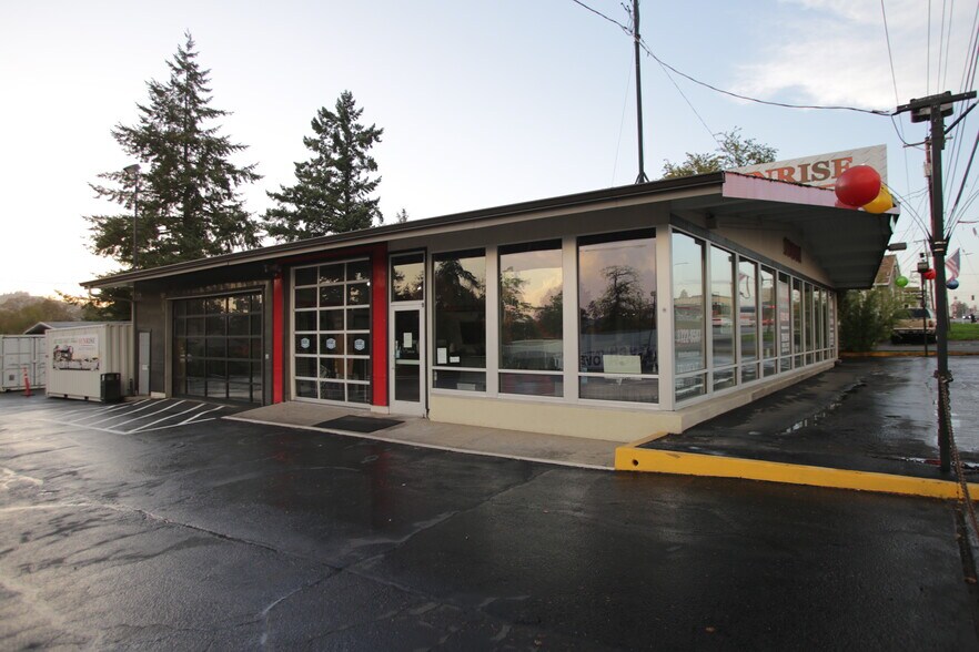 16001 SE Mcloughlin Blvd, Milwaukie, OR à louer - Photo de l’immeuble – Image 3 sur 33