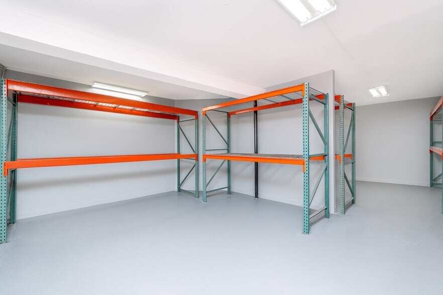 7025 NW 7th Ave, Miami, FL à louer - Photo de l’immeuble – Image 3 sur 13