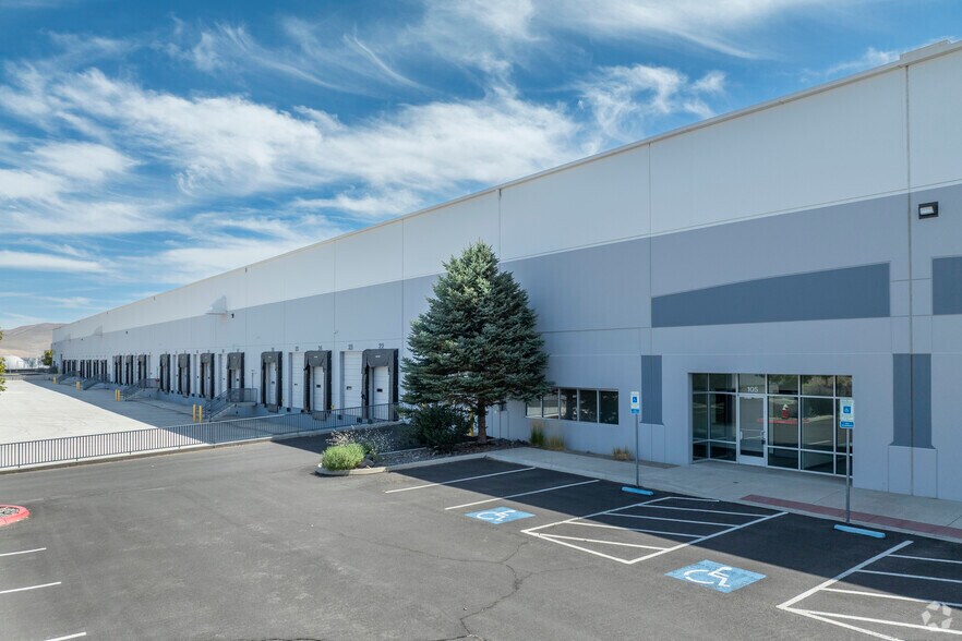 775 Waltham Way, Sparks, NV à louer - Photo de l’immeuble – Image 3 sur 31