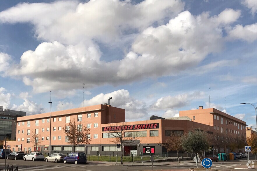 Avenida de Velázquez, 2, Rivas-Vaciamadrid, Madrid à vendre - Photo de l’immeuble – Image 2 sur 2