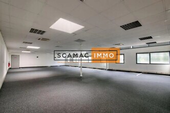 Local d’activités dans Tremblay-en-France à louer Photo de l’immeuble– Image 1 sur 2