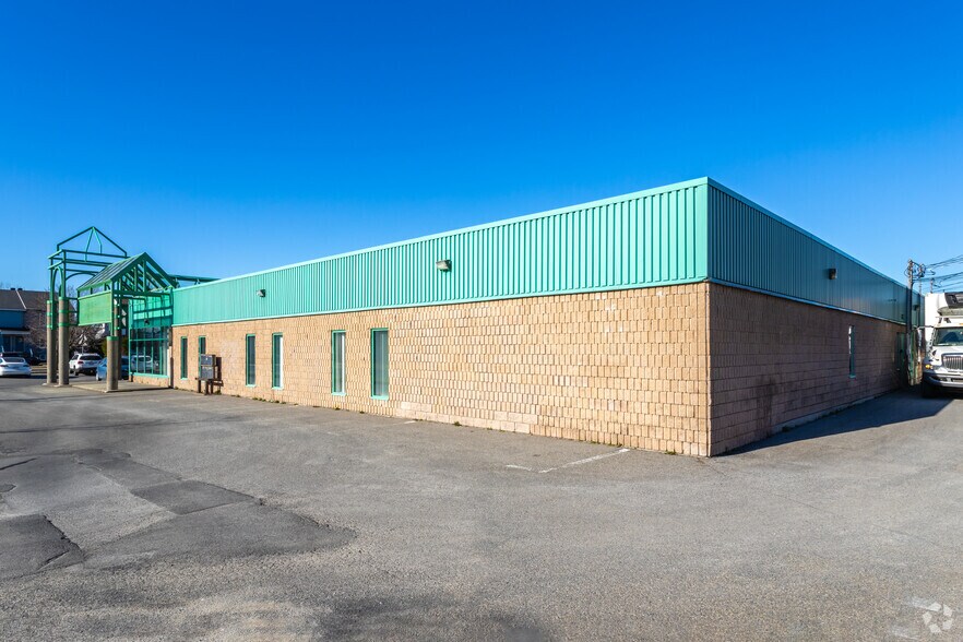 2075-2155 Boul Des Seigneurs, Terrebonne, QC à louer - Photo de l’immeuble – Image 2 sur 6