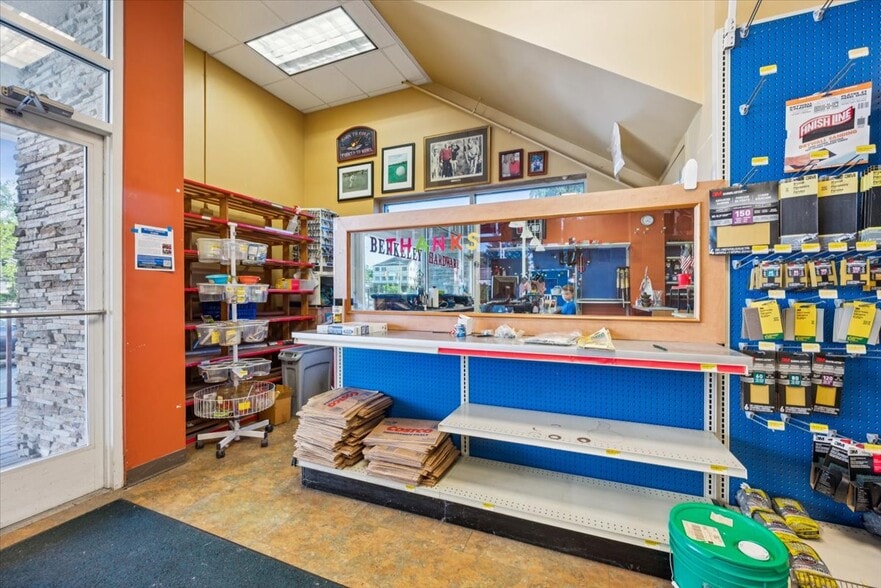 501 Springfield Ave, Berkeley Heights, NJ à louer - Photo de l’immeuble – Image 2 sur 9