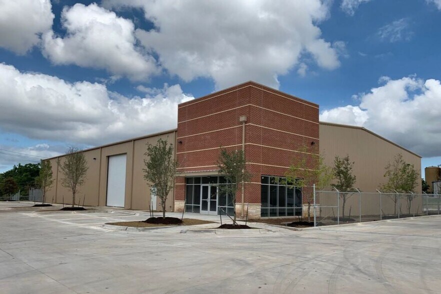 7019 Burleson Rd, Austin, TX à vendre - Photo de l’immeuble – Image 2 sur 5