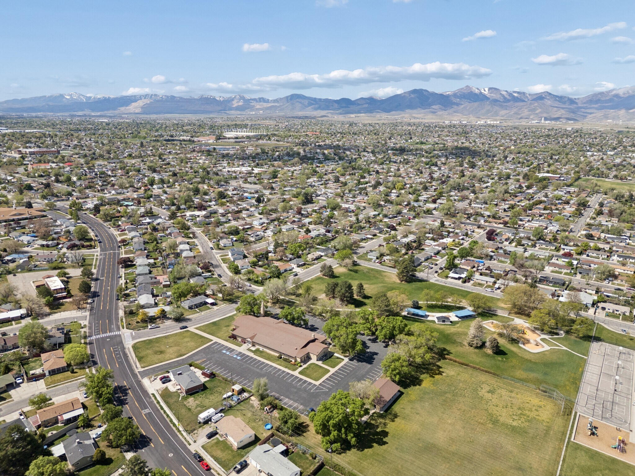 4232 W 5015 S, Kearns, UT à vendre Photo de l’immeuble– Image 1 sur 5