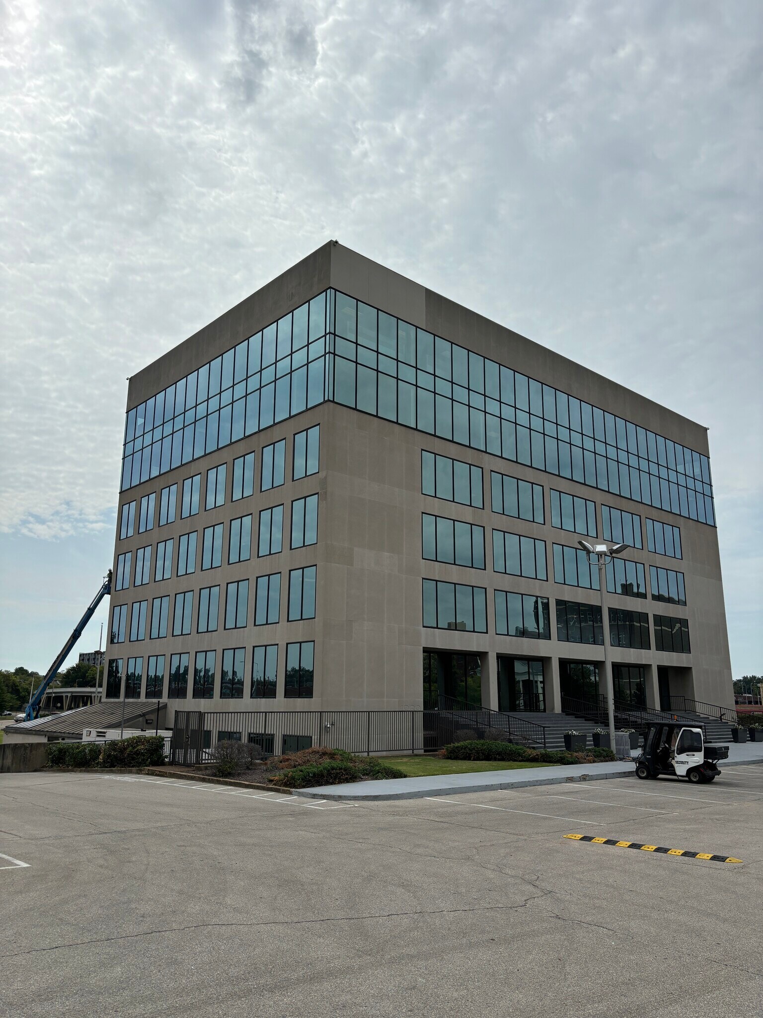 85 N Danny Thomas Blvd, Memphis, TN à louer Photo principale– Image 1 sur 8
