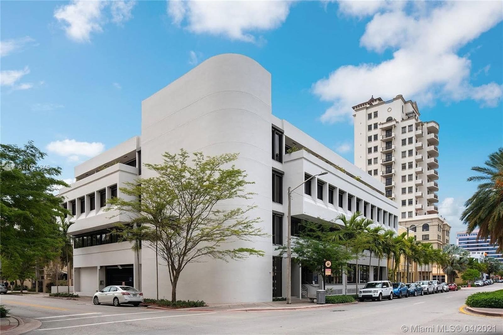 1701 Ponce De Leon Blvd, Coral Gables, FL à louer Photo de l’immeuble– Image 1 sur 42