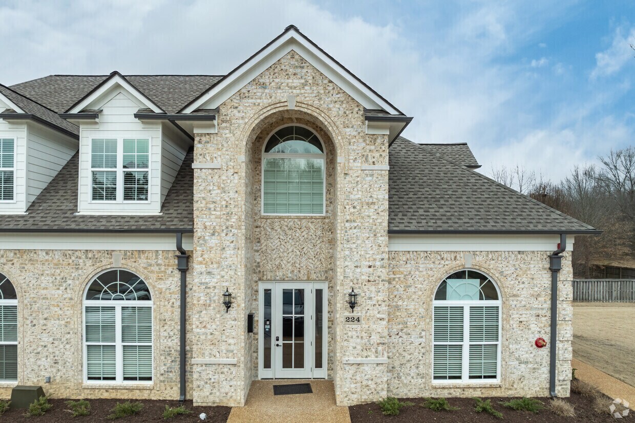 224 Grand Steeple Dr, Collierville, TN à louer Photo principale– Image 1 sur 7