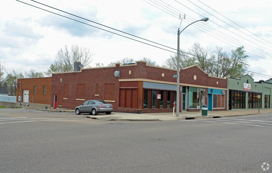 101 E Clay St, Collinsville, IL à vendre - Photo principale – Image 1 sur 2