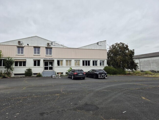Plus de détails pour 13 Avenue De La Coopération, Loudun - Industriel/Logistique à louer