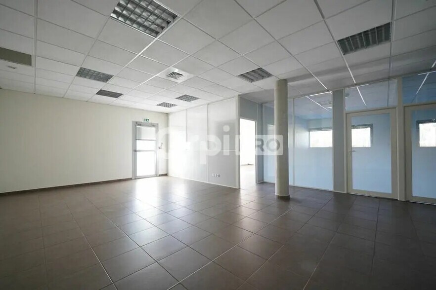 50 Rue Jean Zay, Saint-Priest à louer - Photo de l’immeuble – Image 1 sur 12