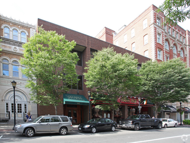 142 Temple St, New Haven, CT à louer - Photo de l’immeuble – Image 1 sur 22