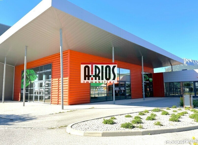 Local d'activités dans La Farlède à vendre - Photo de l’immeuble – Image 1 sur 23