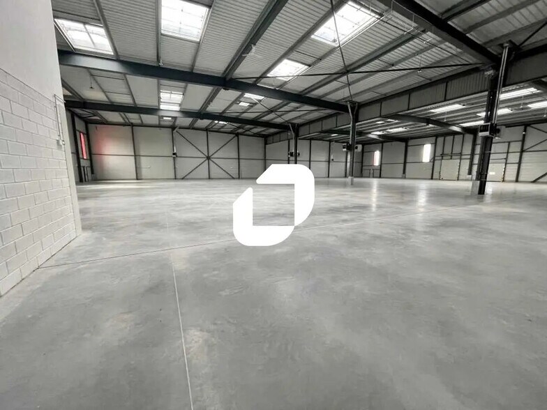 Bureau dans Le Thillay à louer - Photo intérieure – Image 3 sur 8