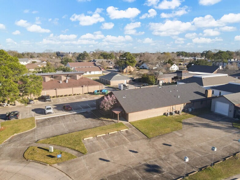 8334 O'Hara Ct, Baton Rouge, LA à vendre - Photo de l’immeuble – Image 2 sur 20