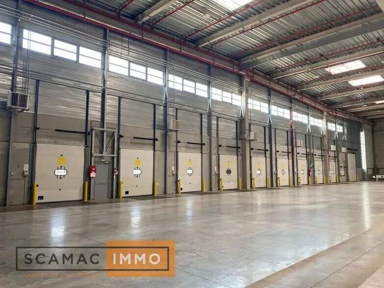 Industriel/Logistique dans Lisses à louer - Photo de l’immeuble – Image 2 sur 7