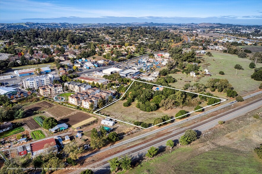 1252 Petaluma Blvd N, Petaluma, CA à vendre - Aérien – Image 2 sur 7