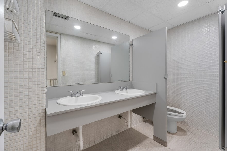 117 Majorca Ave, Coral Gables, FL à vendre - Photo intérieure – Image 2 sur 33