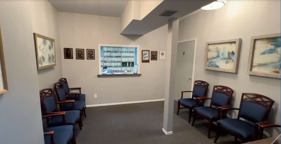 430 Bridge Plaza Dr, Manalapan Township, NJ à vendre - Photo intérieure – Image 3 sur 23