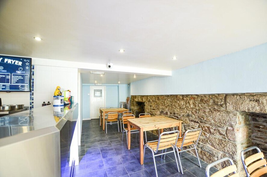 2 Parade Sq, Lostwithiel à vendre - Photo de l’immeuble – Image 3 sur 32