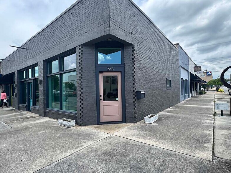 238 E Market St, Kingsport, TN à louer - Photo de l’immeuble – Image 1 sur 3