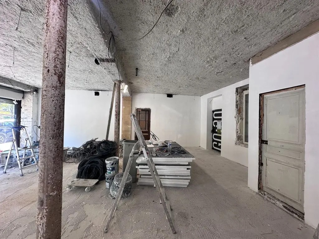 Local commercial dans Paris à louer Photo intérieure– Image 1 sur 8