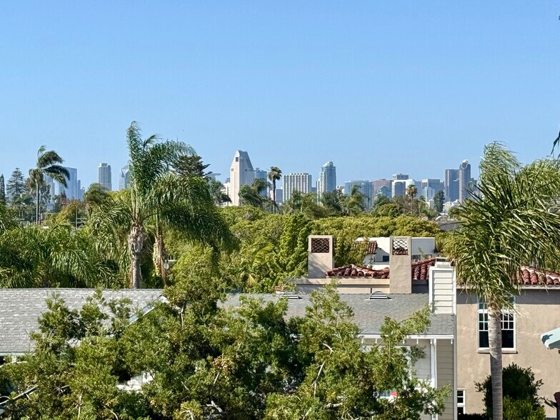 1001 B Ave, Coronado, CA à vendre - Aérien – Image 3 sur 4