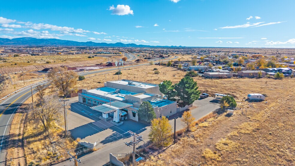 27556 I 25 East Frontage Rd, Santa Fe, NM à vendre - Photo de l’immeuble – Image 2 sur 31