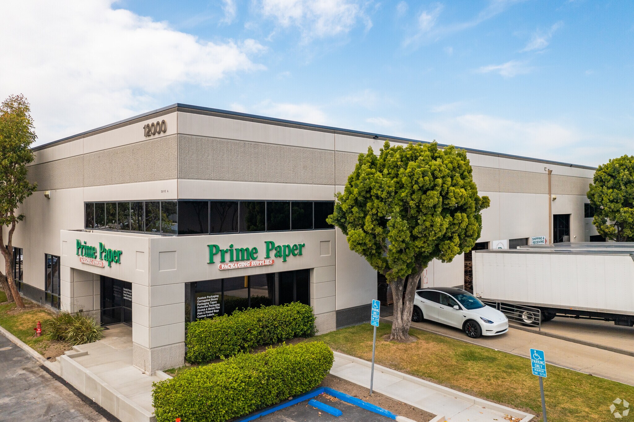 12000 Woodruff Ave, Downey, CA à louer Photo de l’immeuble– Image 1 sur 5